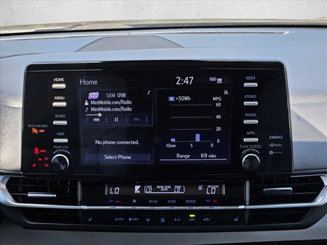 Used 2023 Toyota Sienna XLE FWD image 12