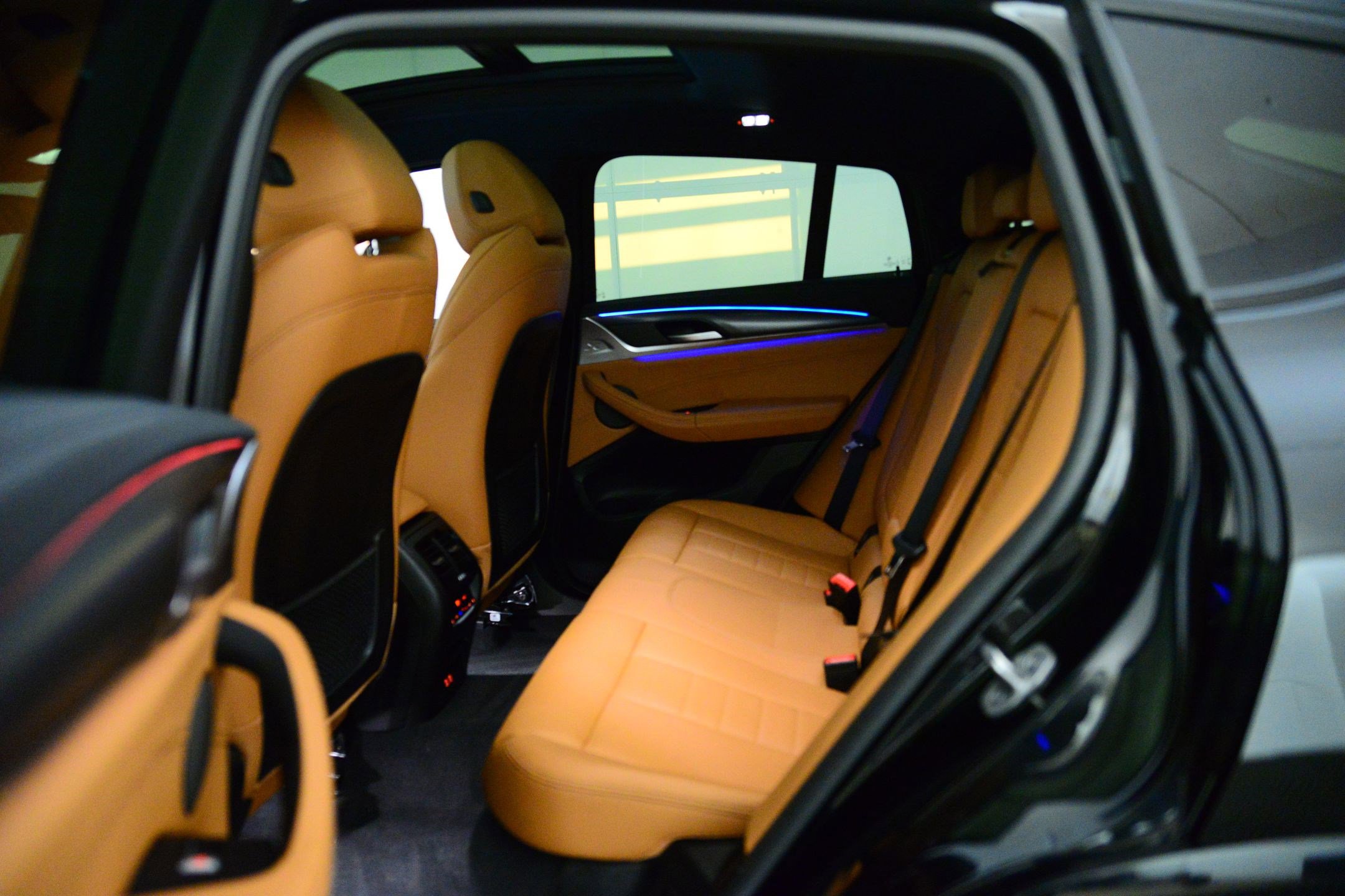 Used 2024 BMW X4 xDrive30i w/ Premium Package image 11