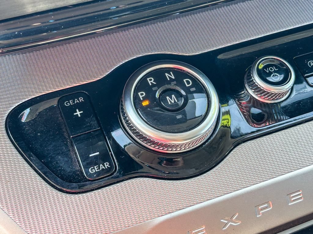 Used 2025 Ford Expedition Active RWD image 20