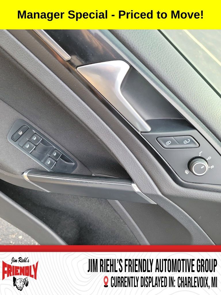 Used 2016 Volkswagen Golf S image 12