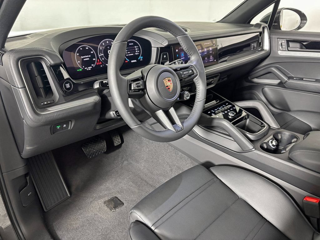 Certified 2026 Porsche Cayenne AWD/4WD image 4