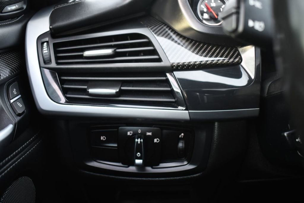 Used 2016 BMW X5 M image 29