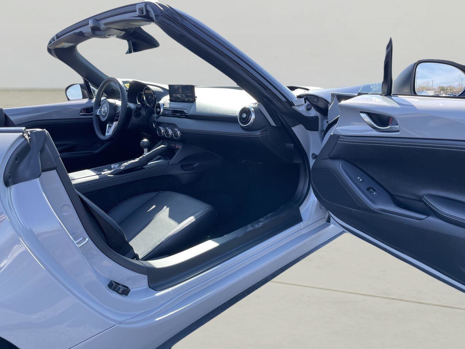 Used 2024 MAZDA MX-5 Miata Grand Touring w/ Appearance Package image 18