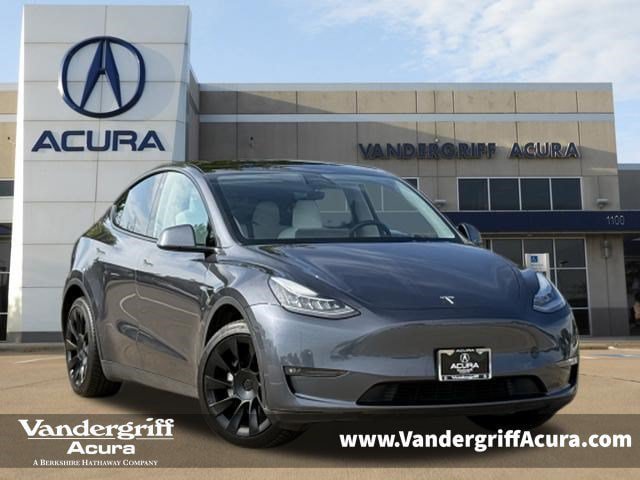 Used 2022 Tesla Model Y Long Range AWD/4WD image 1