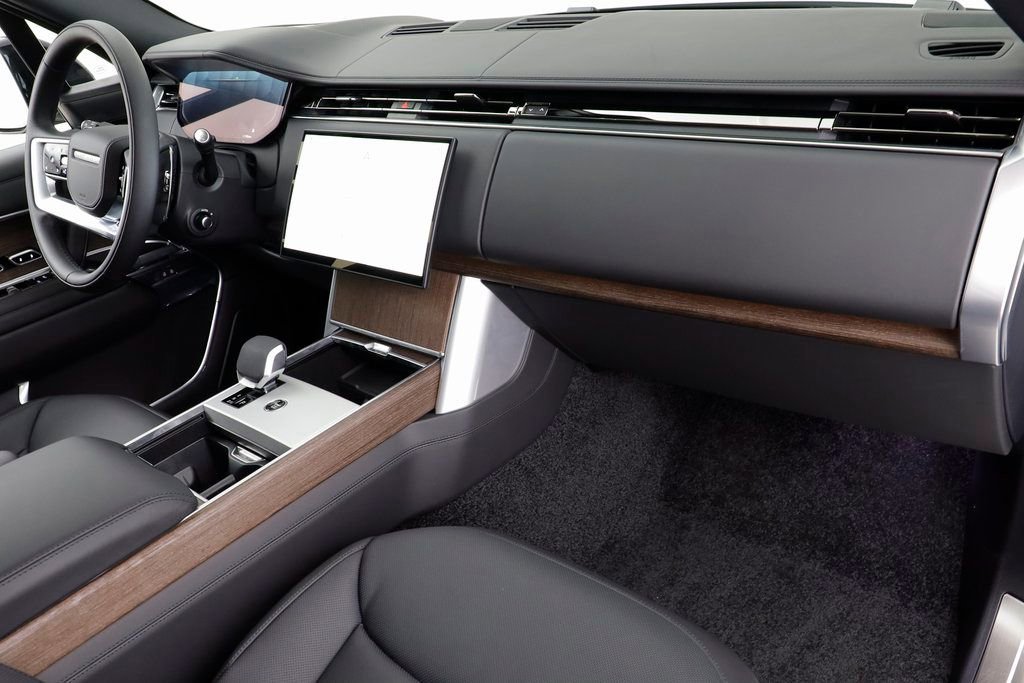 New 2025 Land Rover Range Rover SE image 22
