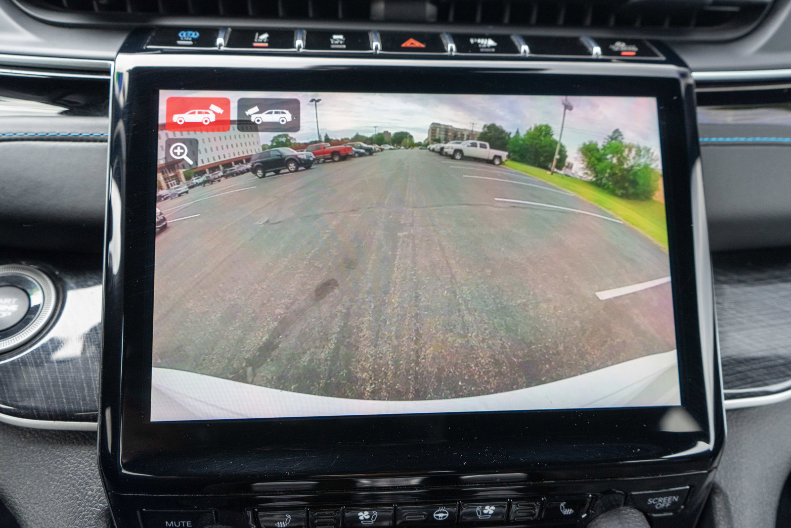 Used 2022 Jeep Grand Cherokee Trailhawk w/ Luxury Tech Group III AWD/4WD image 18