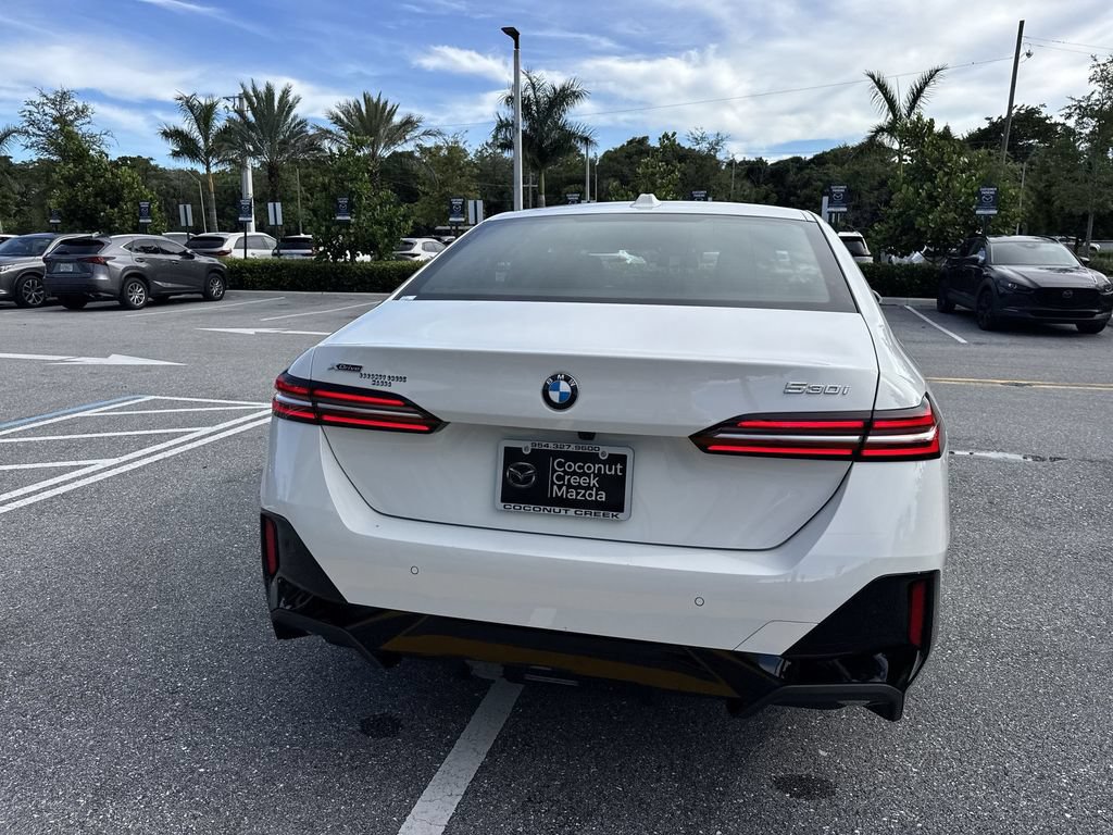 Used 2026 BMW 530i xDrive AWD/4WD image 25