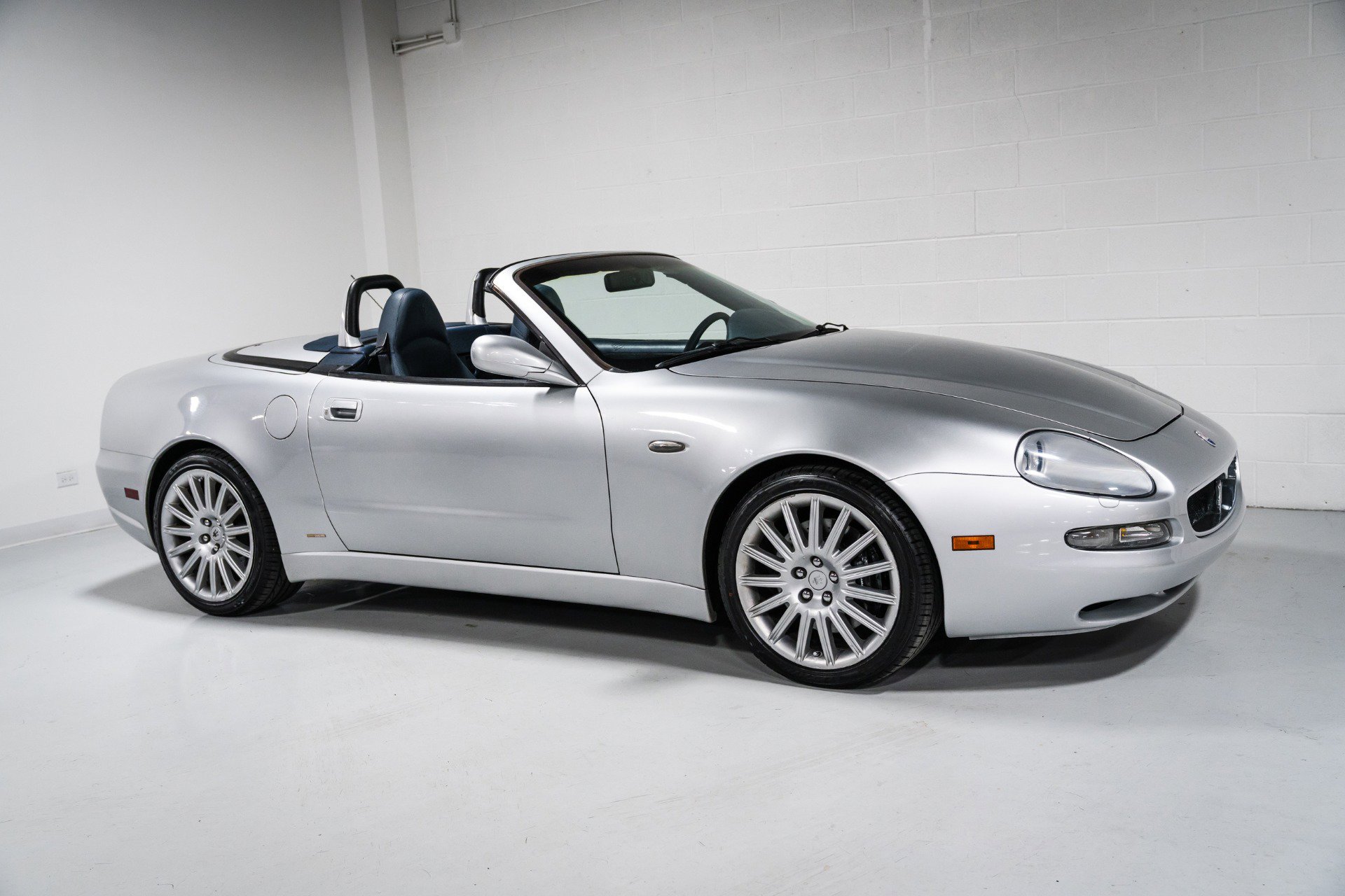 Used 2002 Maserati Spyder GT RWD video 1