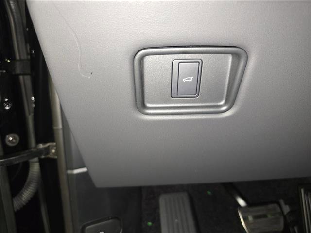 New 2025 Land Rover Range Rover SE image 26