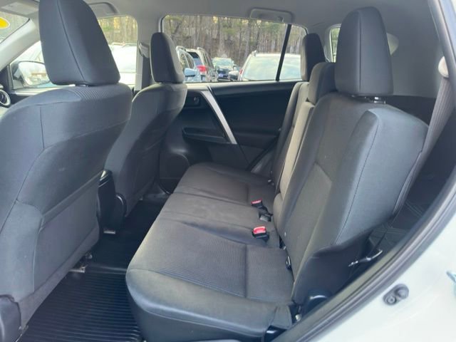 Used 2015 Toyota RAV4 LE image 19