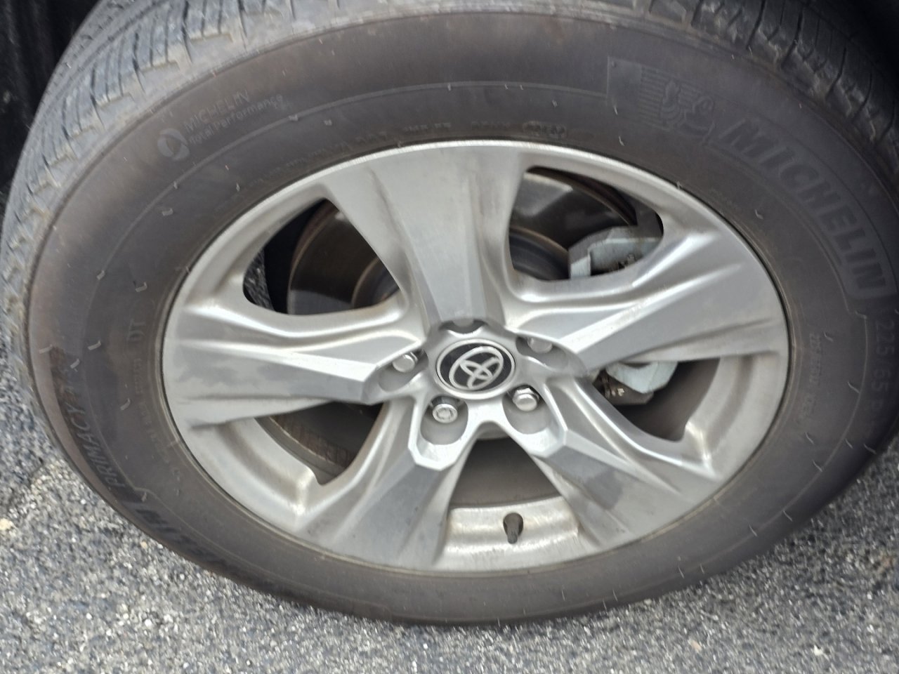 Used 2023 Toyota RAV4 XLE w/ Convenience Package image 11