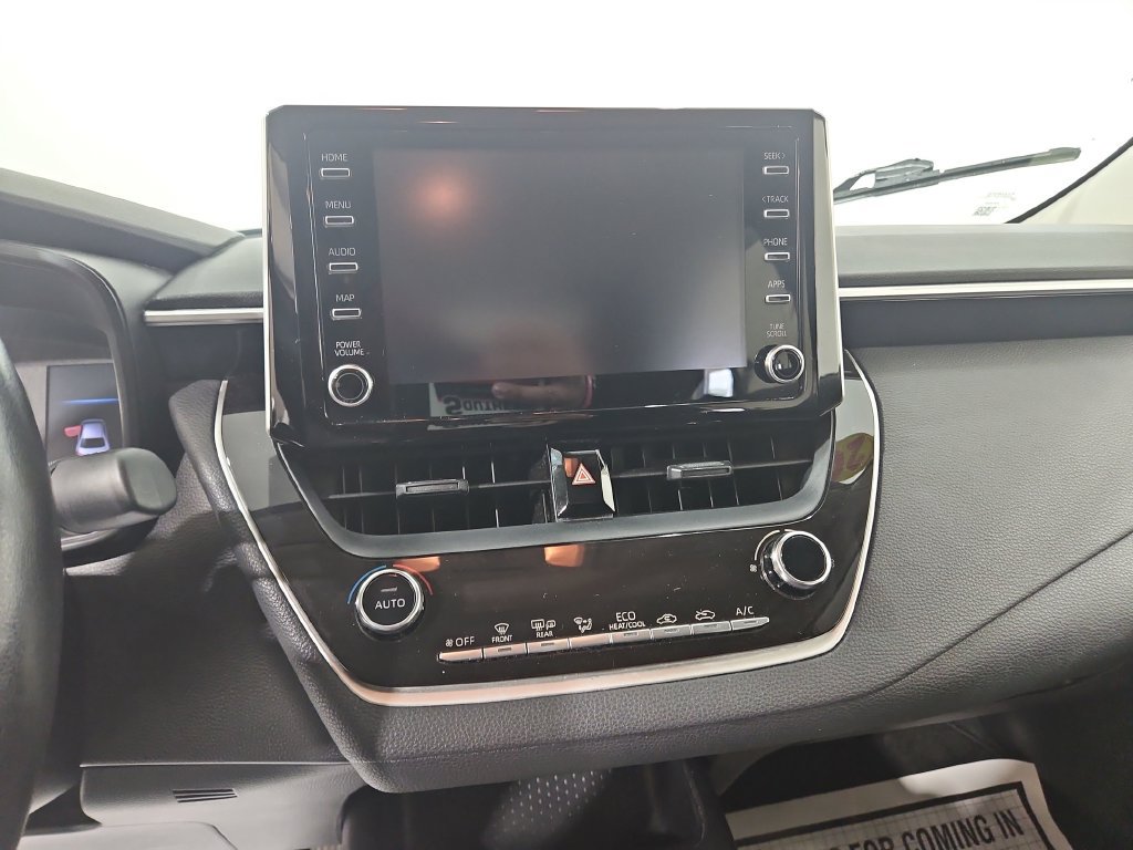 Used 2020 Toyota Corolla LE FWD image 19