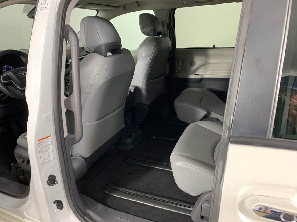 Used 2021 Toyota Sienna XLE image 34