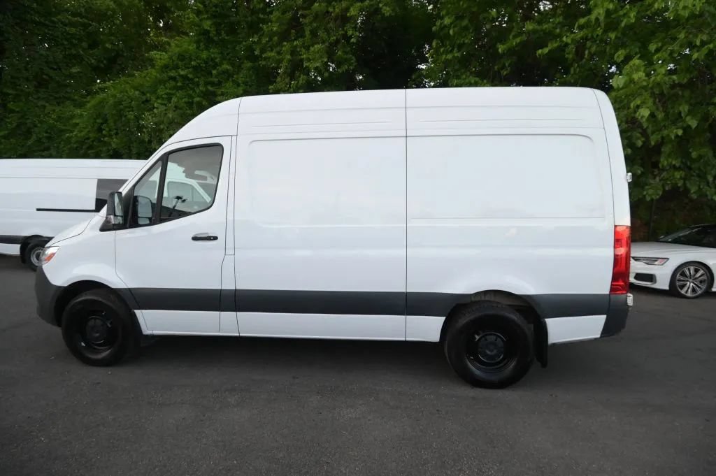 Used 2025 Mercedes-Benz Sprinter 2500 image 2
