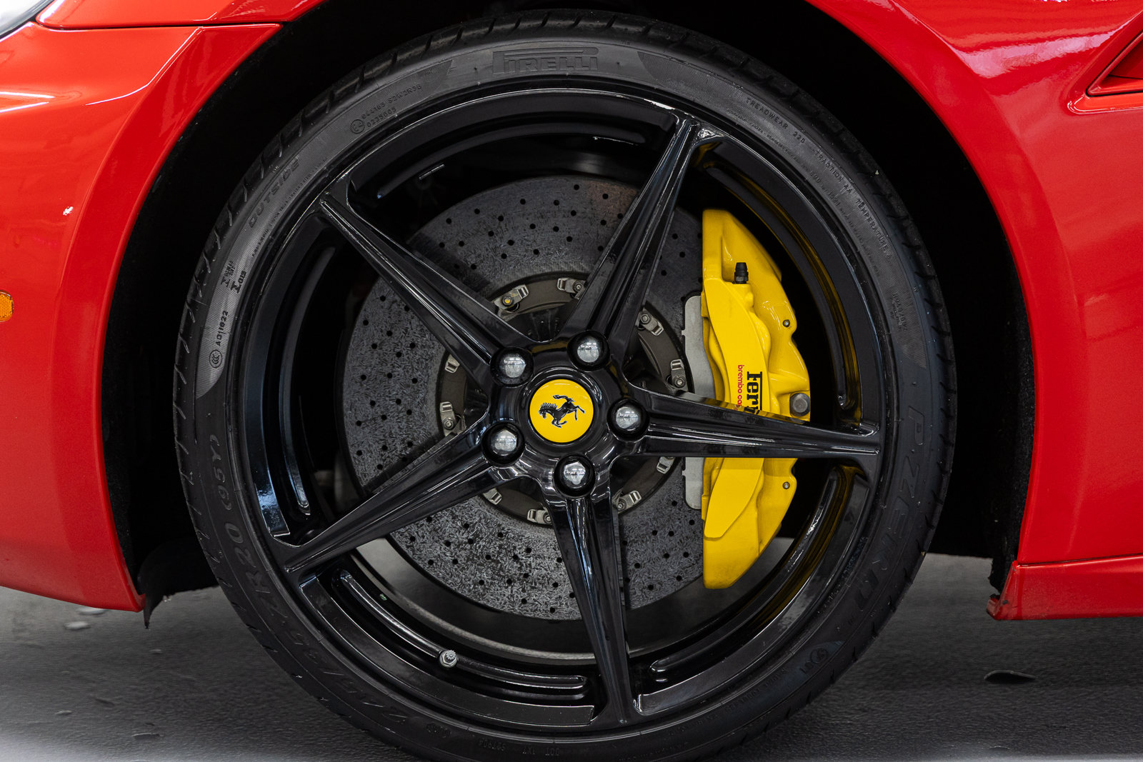 Used 2011 Ferrari California RWD image 28