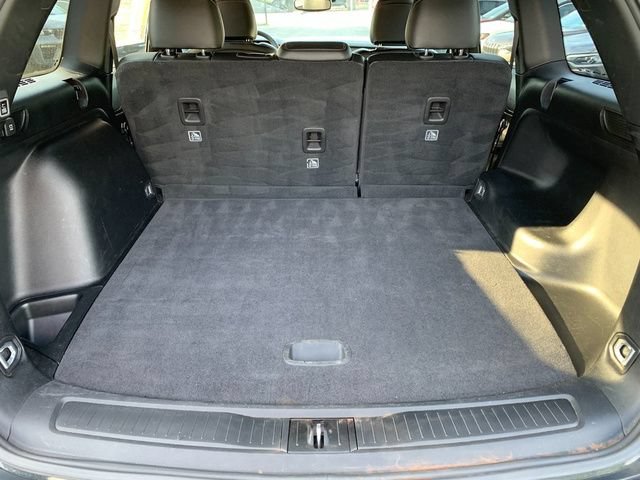 Used 2023 Jeep Grand Cherokee Altitude AWD/4WD image 4