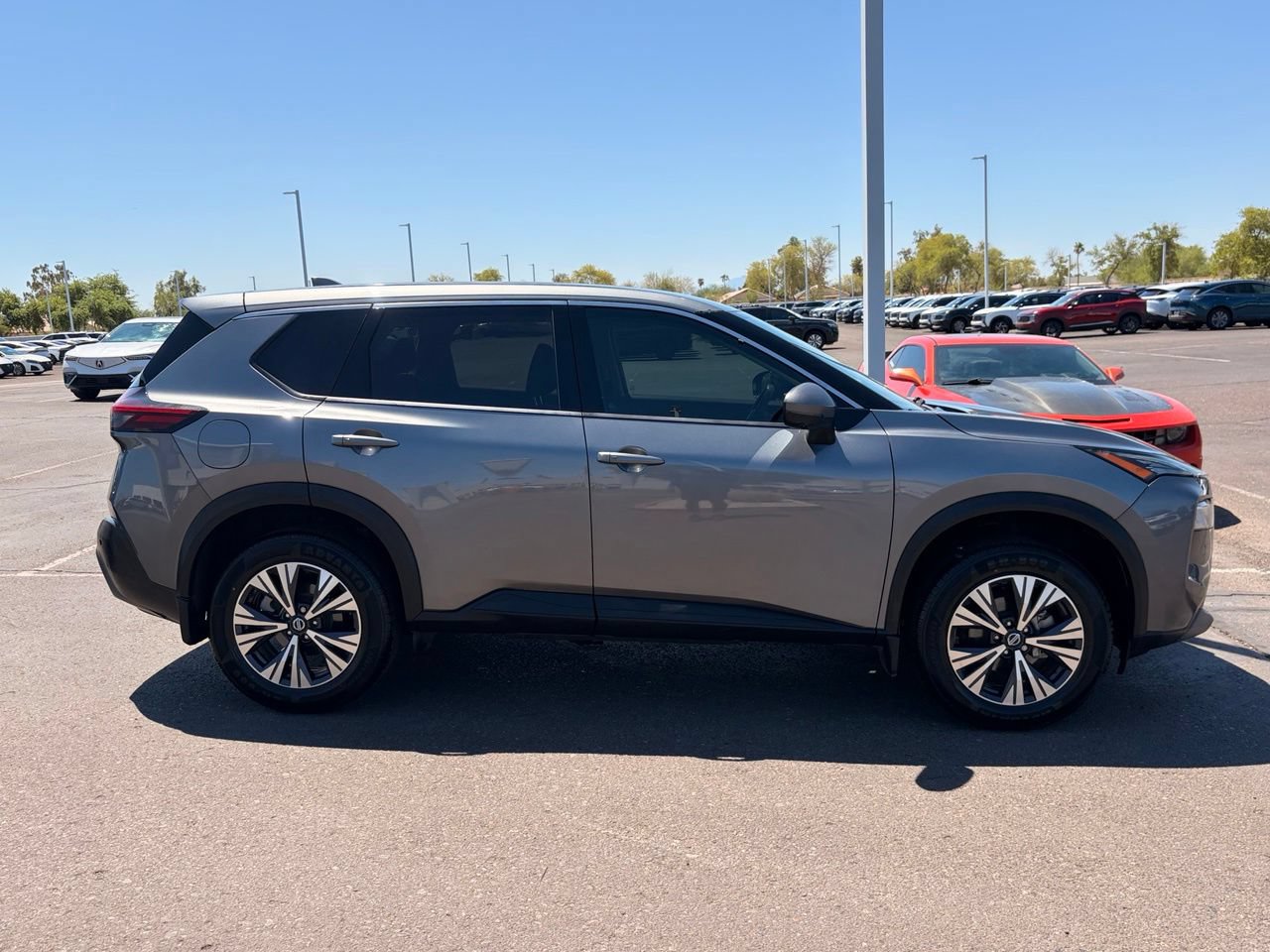 Used 2021 Nissan Rogue SV FWD image 7