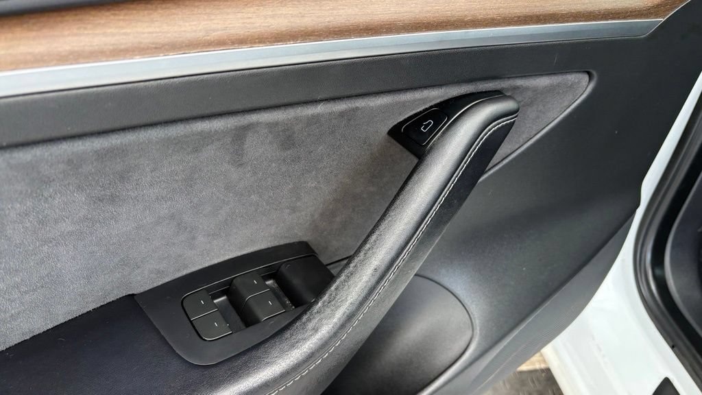 Used 2022 Tesla Model 3 Long Range AWD/4WD image 15