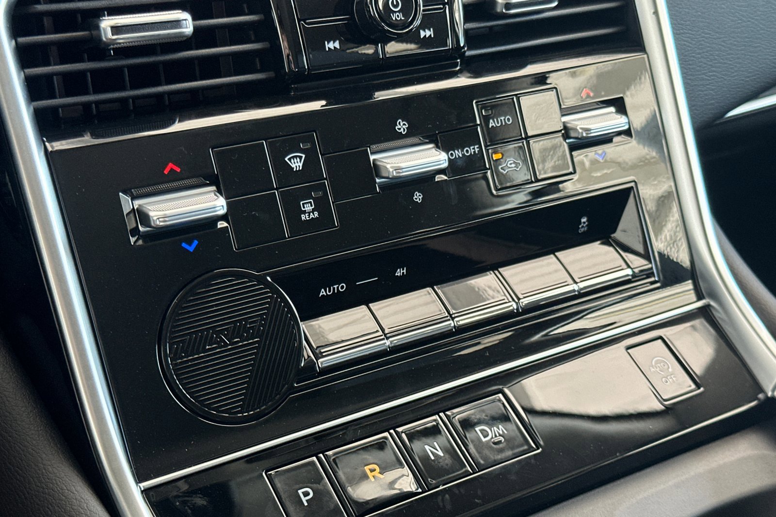 New 2026 Nissan Armada SV image 21