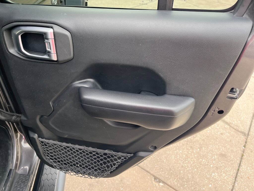 Used 2018 Jeep Wrangler Unlimited Sport S AWD/4WD image 26