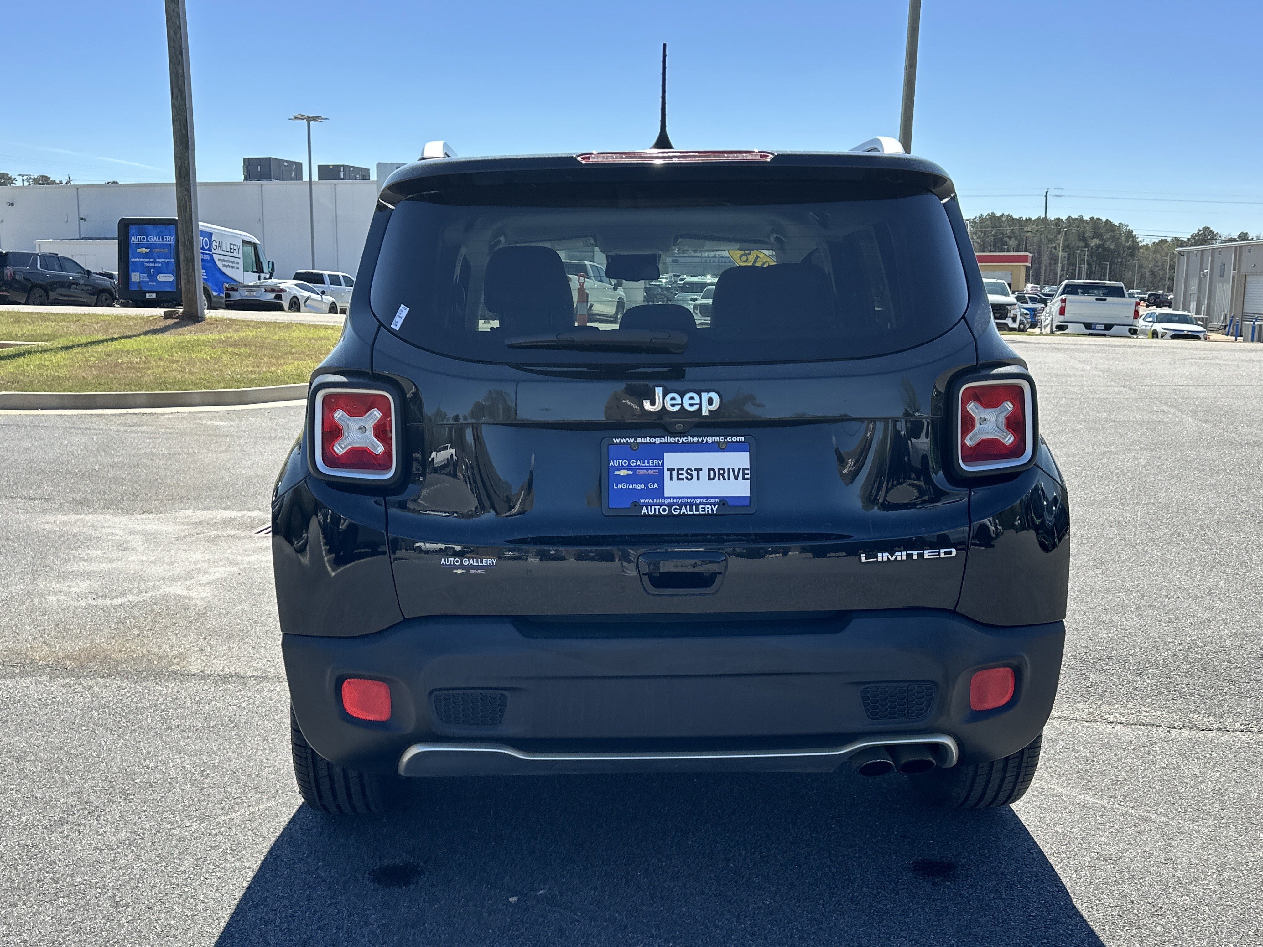 Used 2018 Jeep Renegade Limited w/ UConnect 8.4 Nav Group image 7