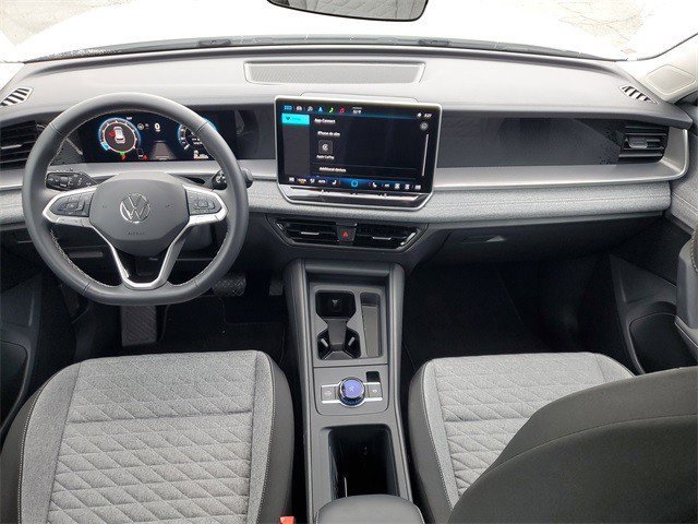 Certified 2025 Volkswagen Tiguan S image 16