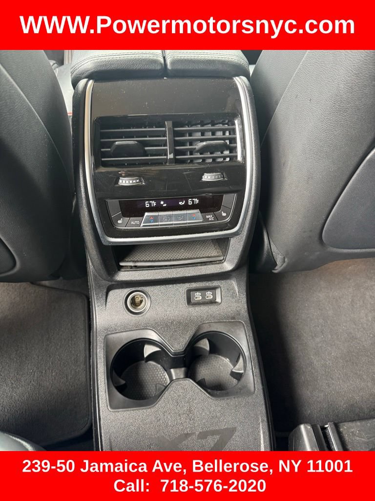 Used 2022 BMW X7 xDrive40i w/ Premium Package AWD/4WD image 32