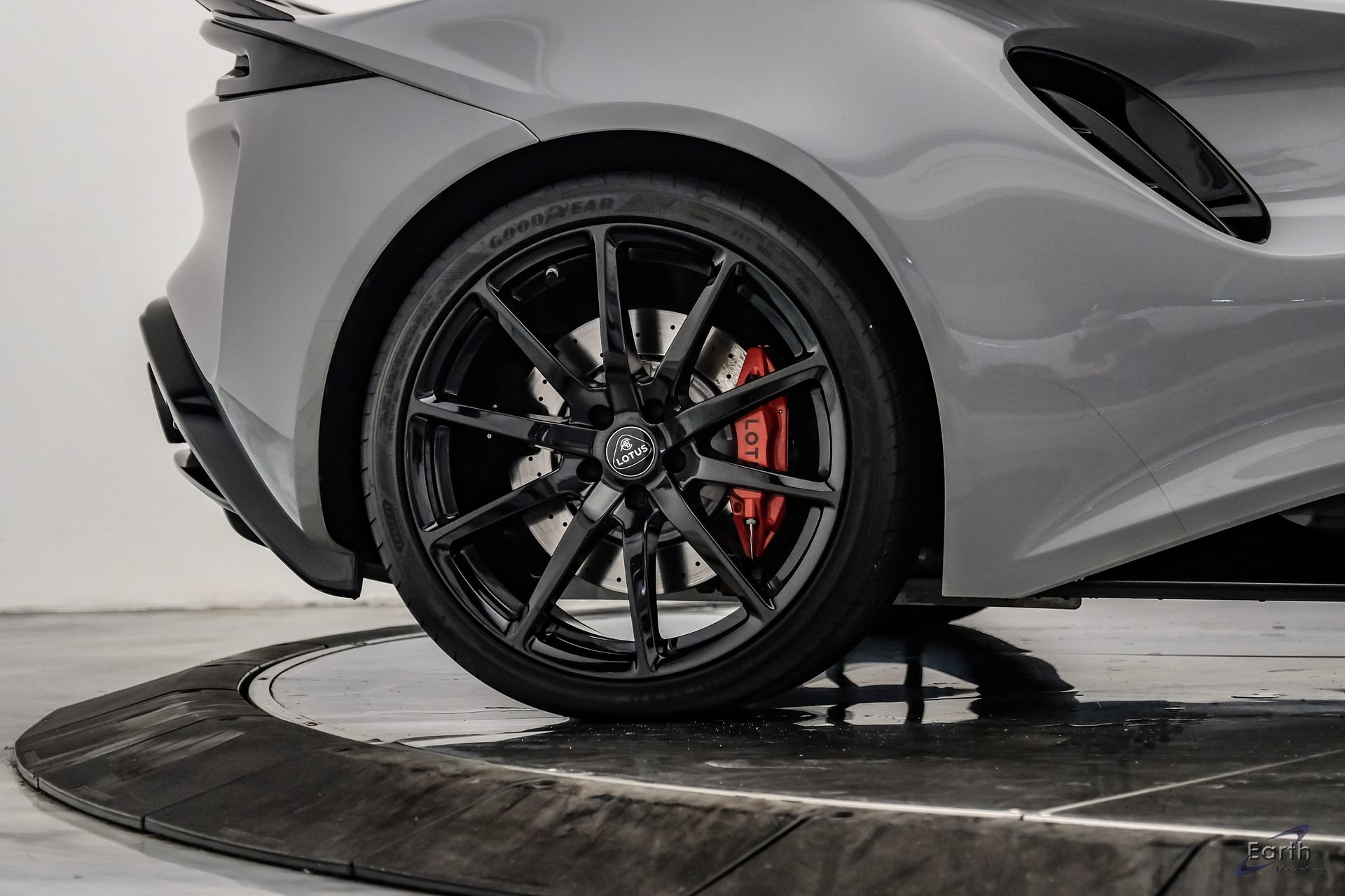 Used 2025 Lotus Emira RWD image 99