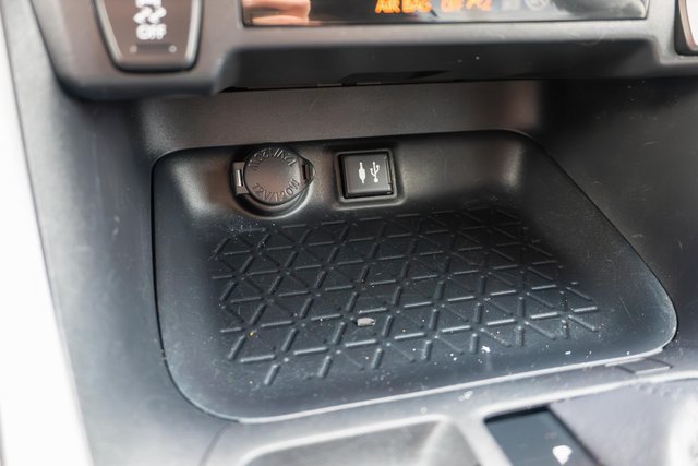 Used 2019 Toyota RAV4 LE AWD/4WD image 22