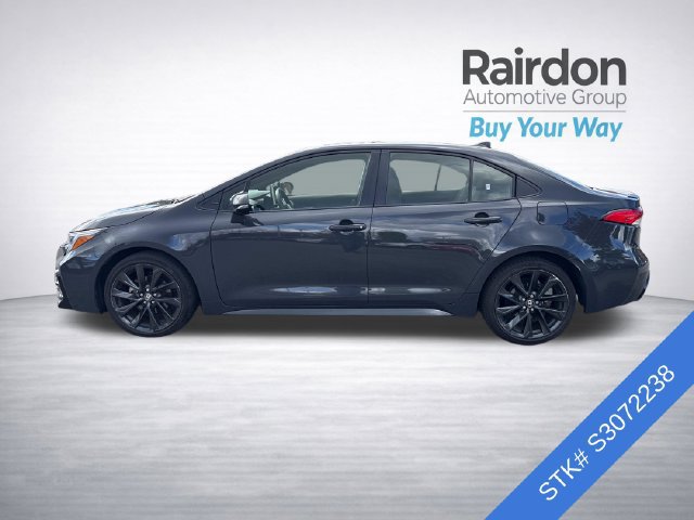 Used 2025 Toyota Corolla SE w/ SE Premium Package FWD image 4