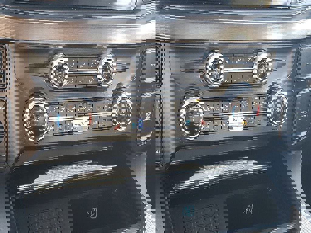 Used 2024 Ford F250 Lariat image 18