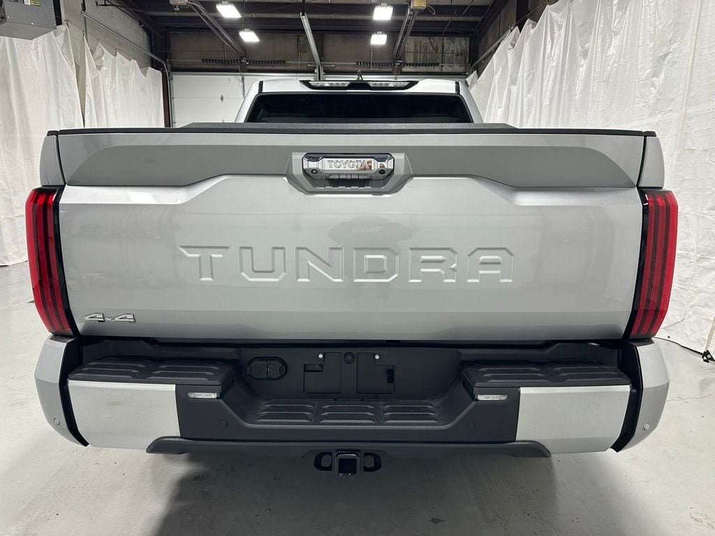 Used 2025 Toyota Tundra Limited AWD/4WD image 6