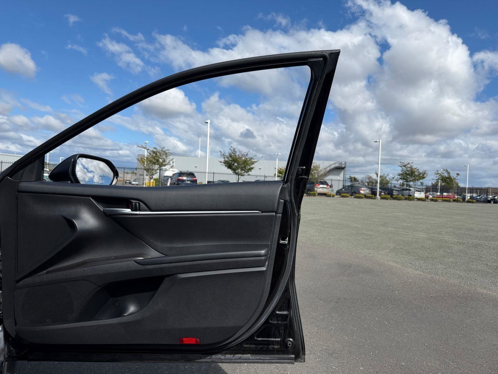 Used 2023 Toyota Camry SE FWD image 15