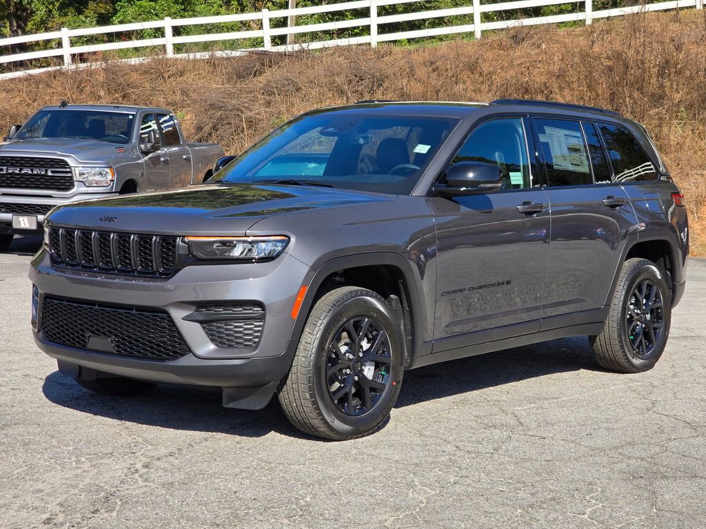 New 2025 Jeep Grand Cherokee Altitude image 2
