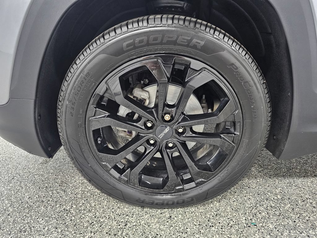 Used 2020 GMC Terrain SLT w/ Elevation Edition AWD/4WD image 10