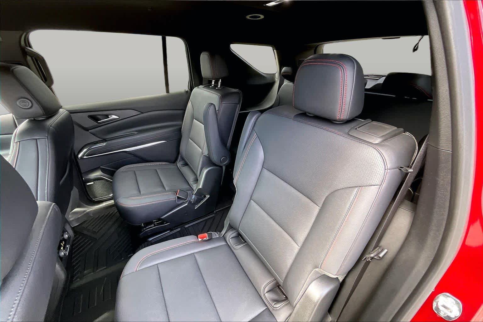 Used 2025 Chevrolet Traverse Z71 w/ Enhanced Driving Package AWD/4WD image 20