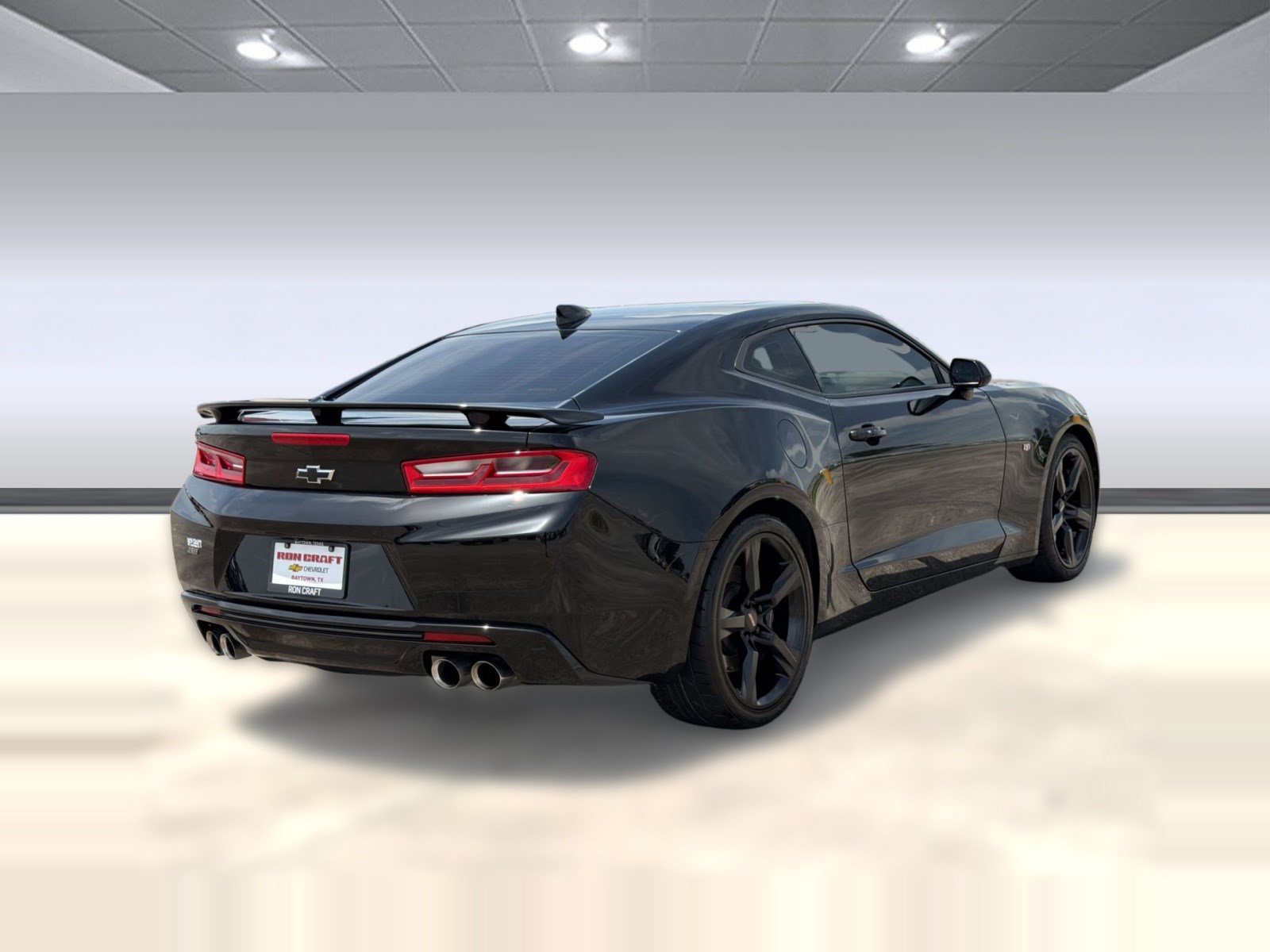 Used 2018 Chevrolet Camaro SS RWD image 9