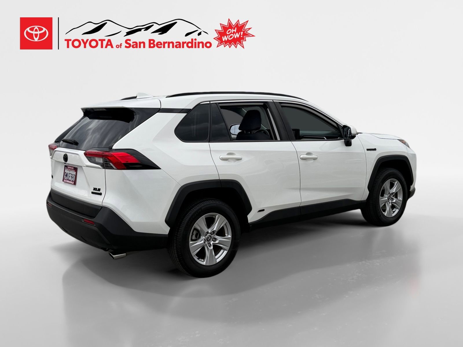Certified 2021 Toyota RAV4 XLE w/ XLE Grade Weather Package AWD/4WD image 5