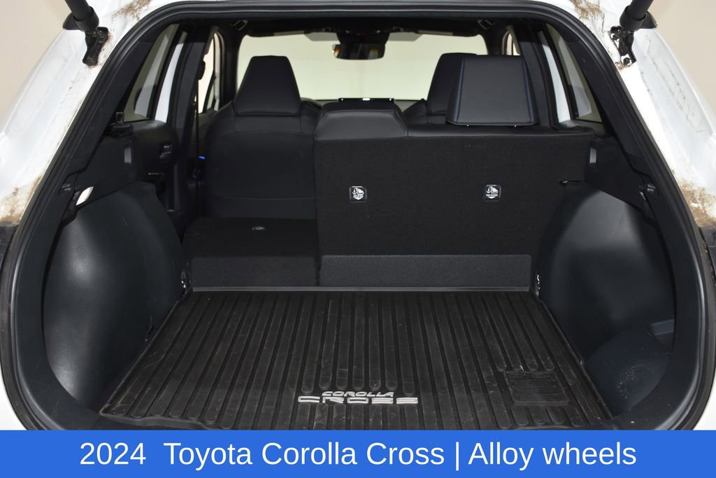 Used 2024 Toyota Corolla Cross AWD Hybrid w/ Convenience Package image 28