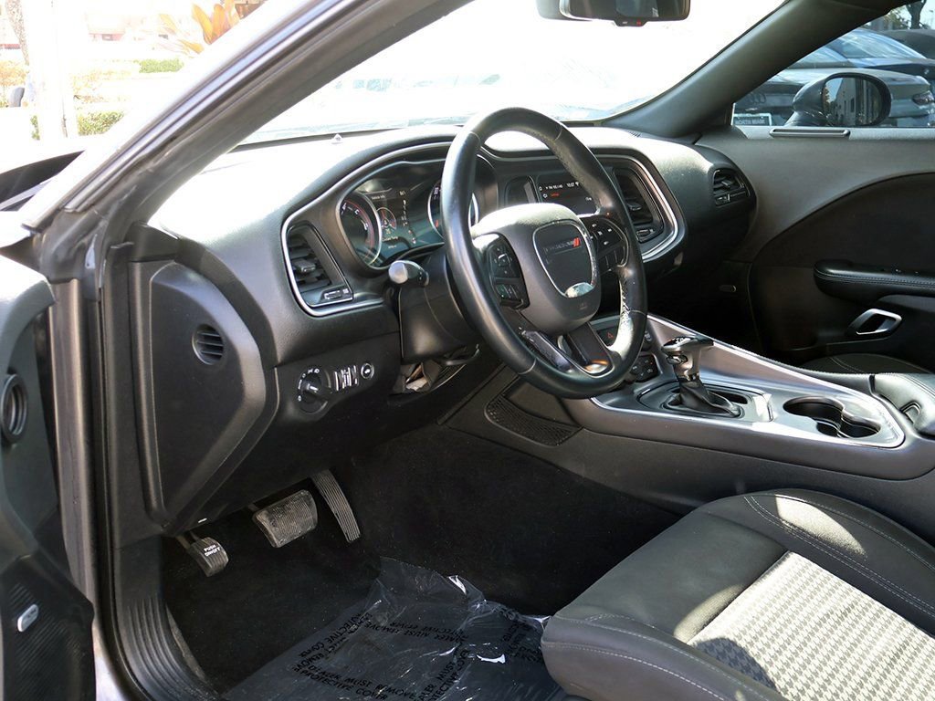 Used 2019 Dodge Challenger SXT RWD image 19