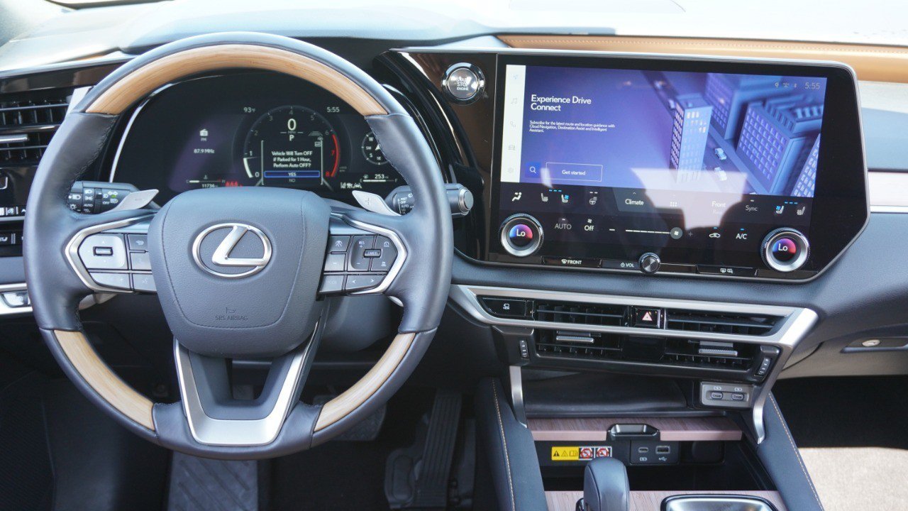 Certified 2025 Lexus RX 350 Premium Plus w/ Accessory Package (Z1) FWD image 29