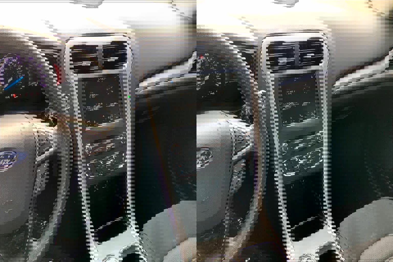 Used 2018 Ford Fusion SE w/ Fusion SE Technology Package image 7