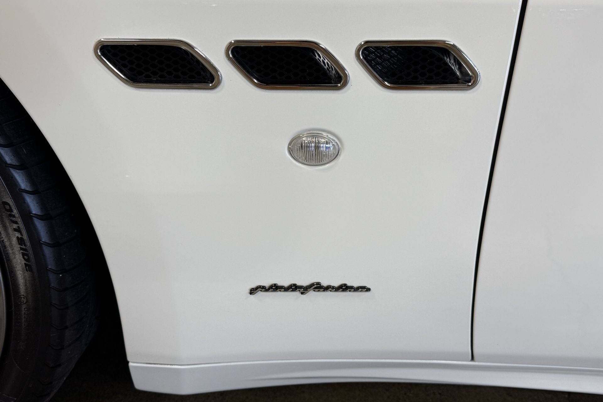 Used 2011 Maserati GranTurismo Convertible RWD image 37