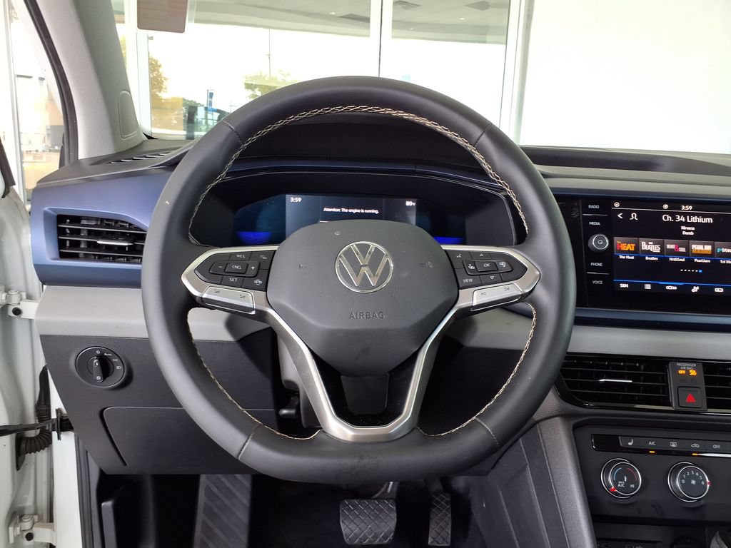 Used 2022 Volkswagen Taos SE FWD image 18