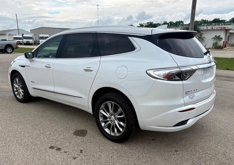 Used 2022 Buick Enclave Avenir w/ Avenir Technology Package AWD/4WD image 8