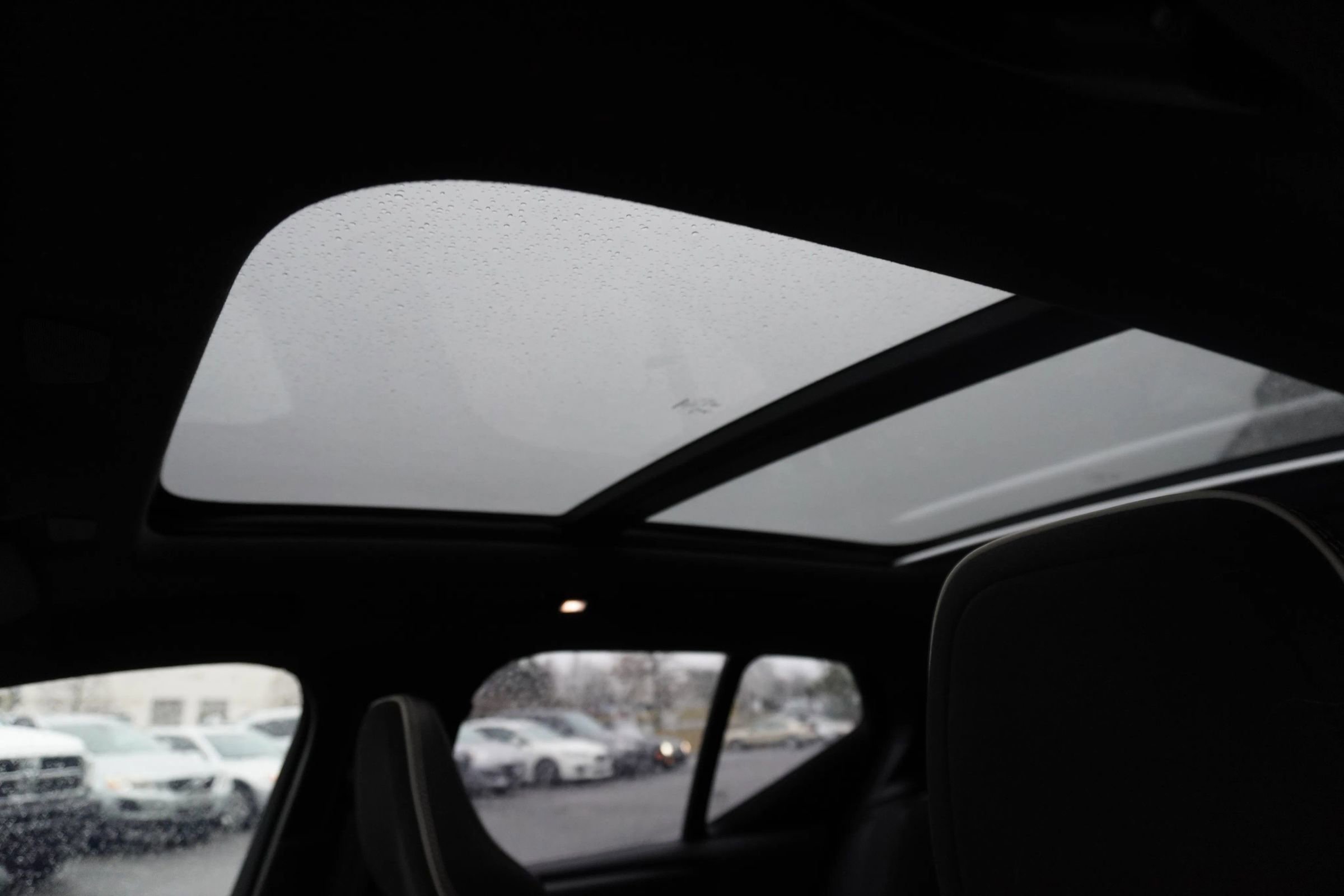 Used 2021 Volvo XC40 P8 Recharge w/ Advanced Package image 13