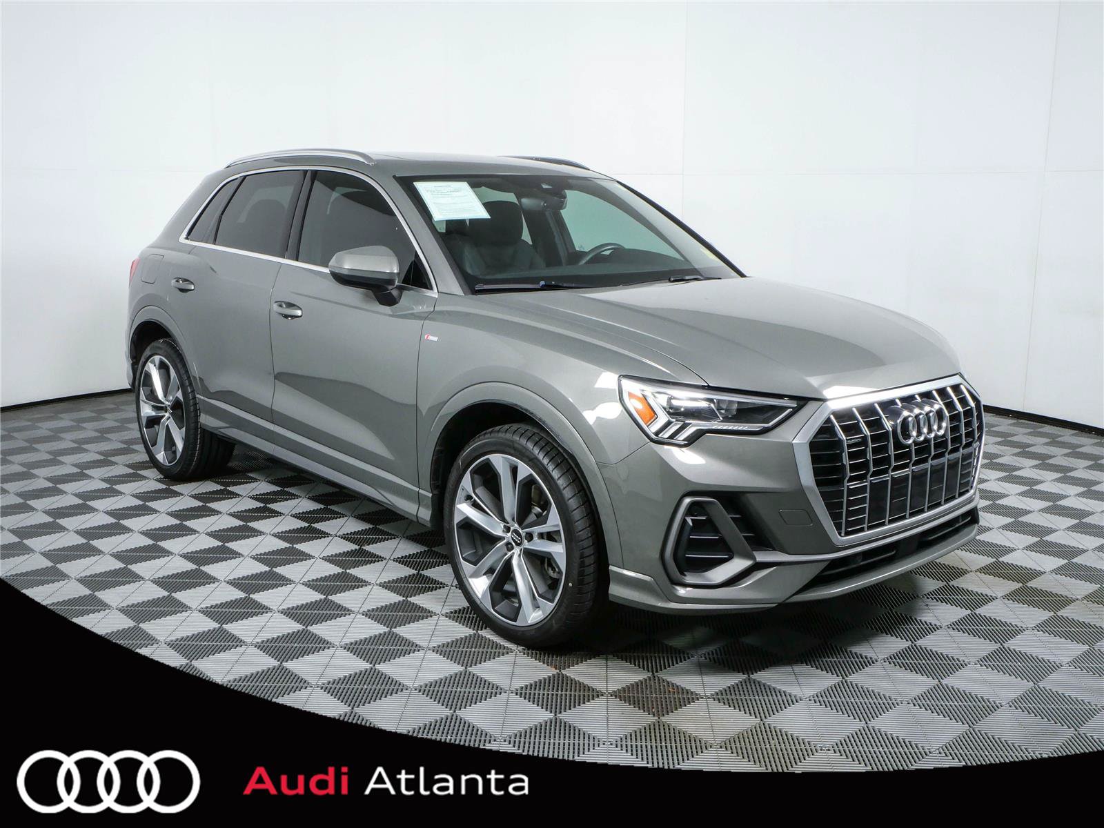 Used 2019 Audi Q3 2.0T Premium Plus w/ Premium Plus Package AWD/4WD video 1