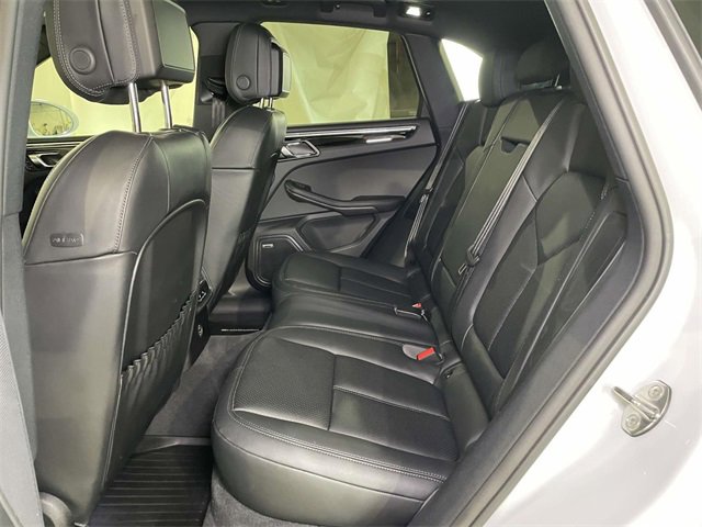 Used 2025 Porsche Macan image 19
