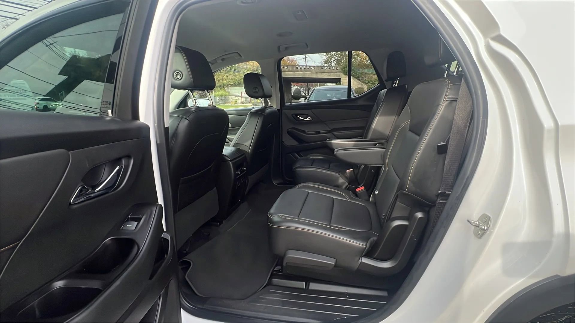 Used 2019 Chevrolet Traverse LT w/ LT Premium Package image 27