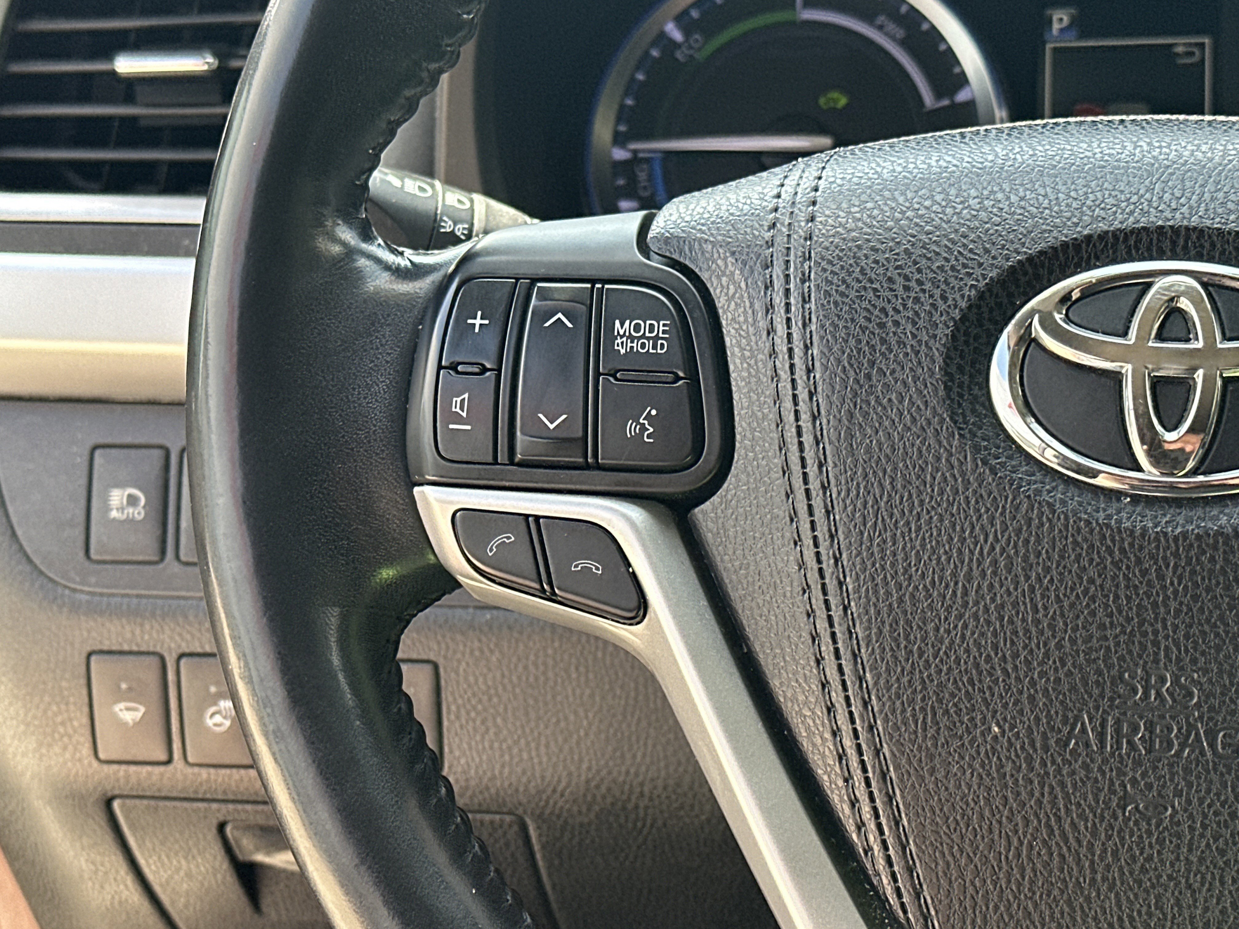 Used 2017 Toyota Highlander Limited Platinum AWD/4WD image 18